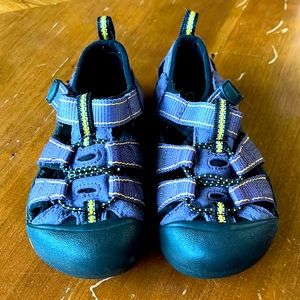 Purple keen shoes